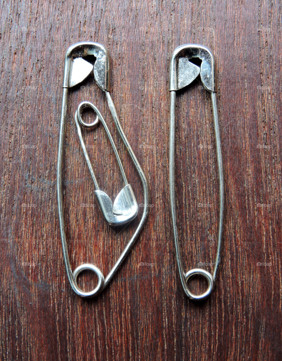 safety pin macro photography