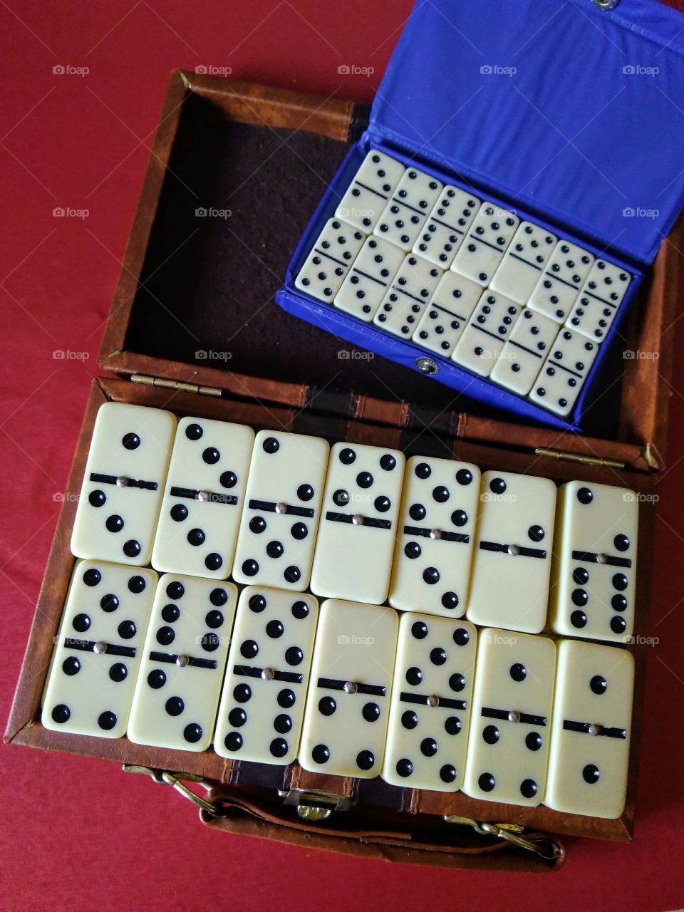 dominoes