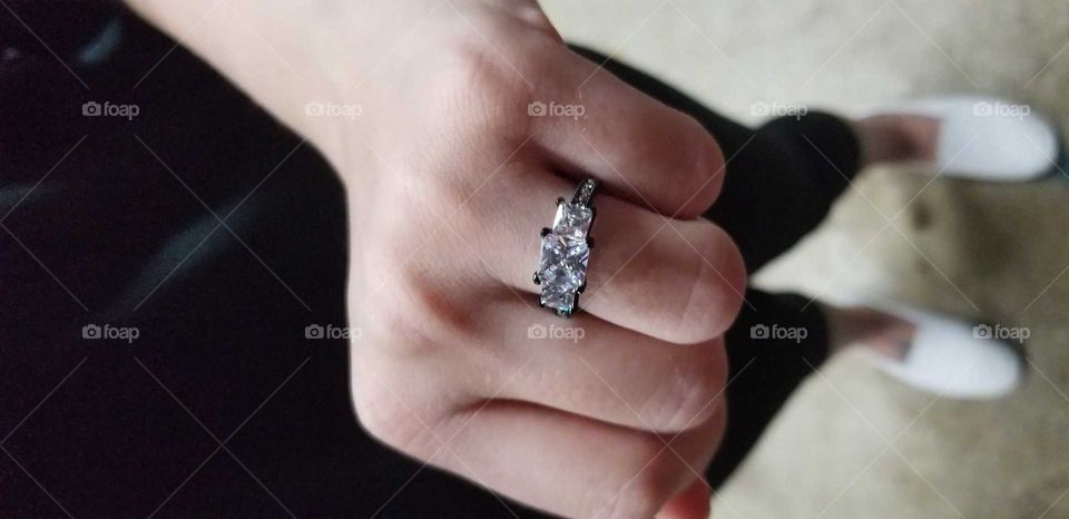 Let this stunning engagement ring tell your love story!
