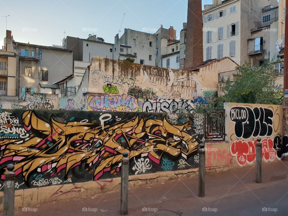 Marseille graffiti