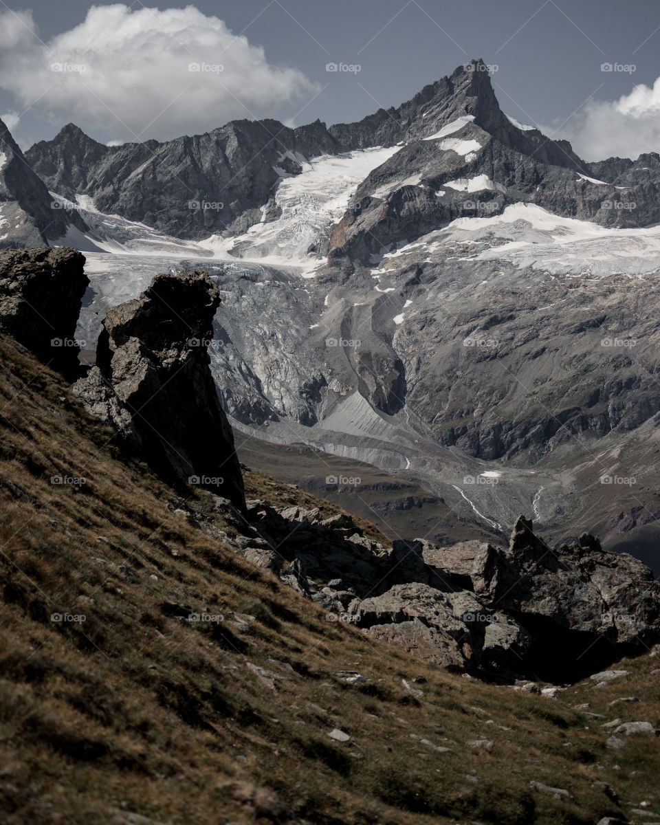 Landscape de Los Alpes para fondo de pantalla. Panoramica.