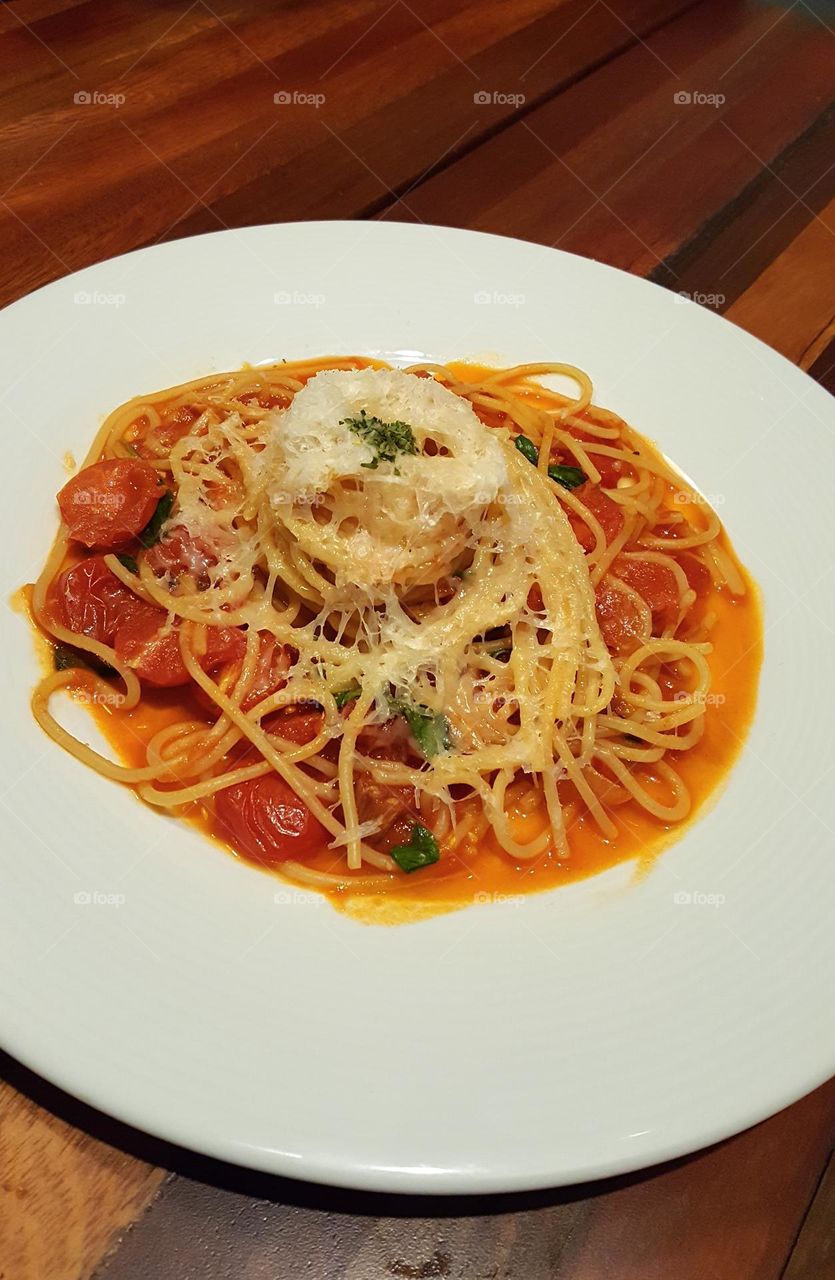 Shredded Cheese and Tomato Pasta