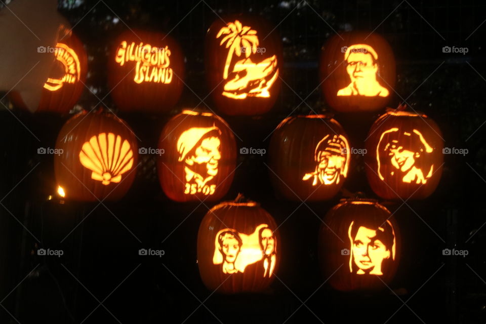 Faces on pumpkins 