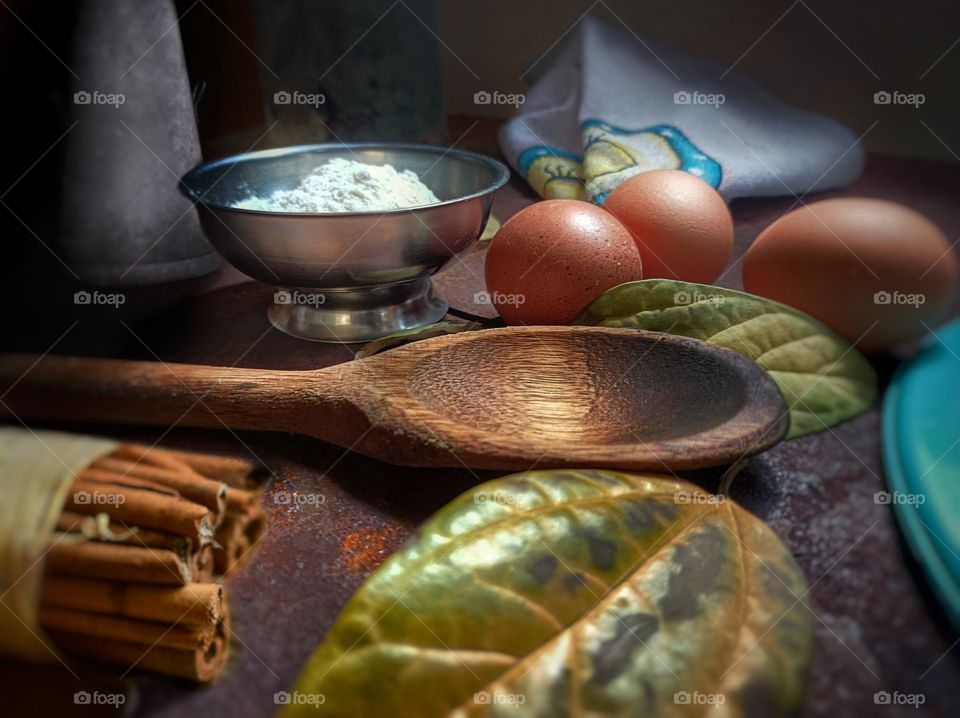 Ingredients and utensils for preparing the cake