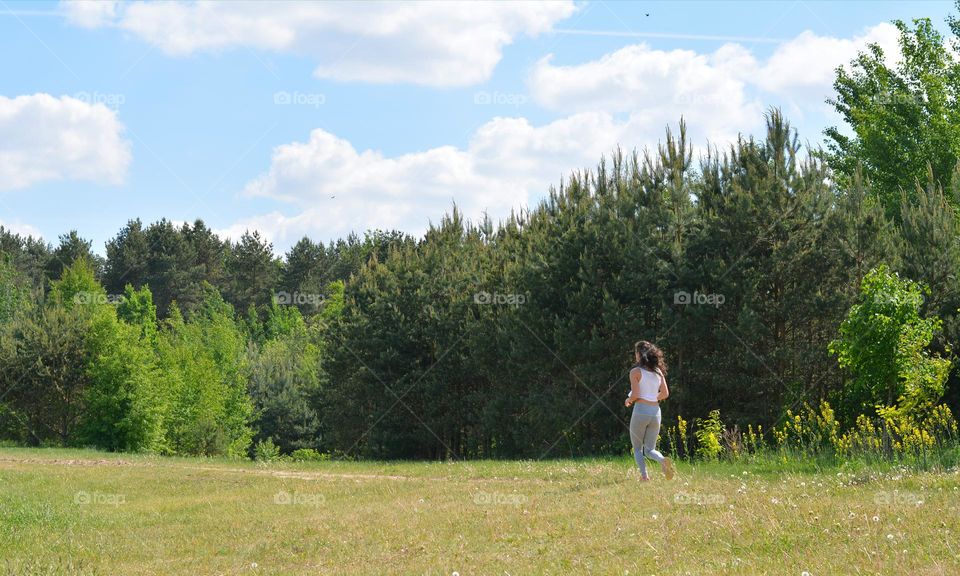 running woman outside, sports time