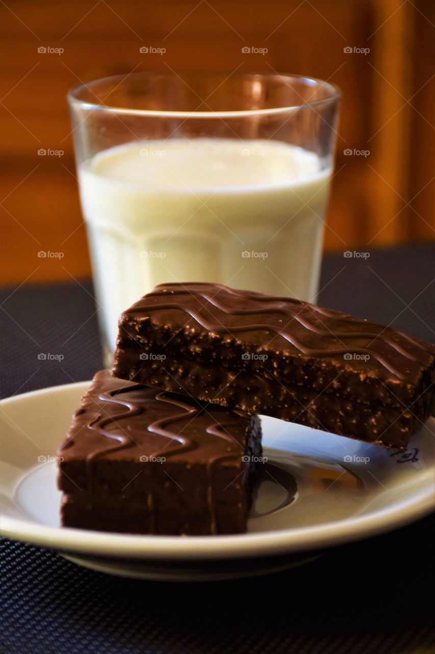 Chocolate cakes with milk