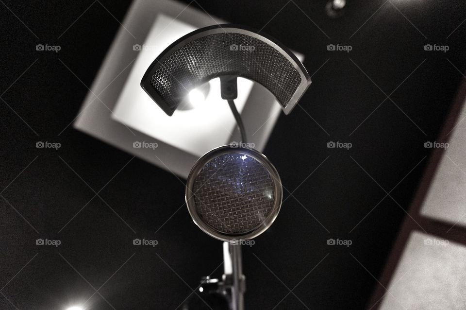 Bottom of microphpne