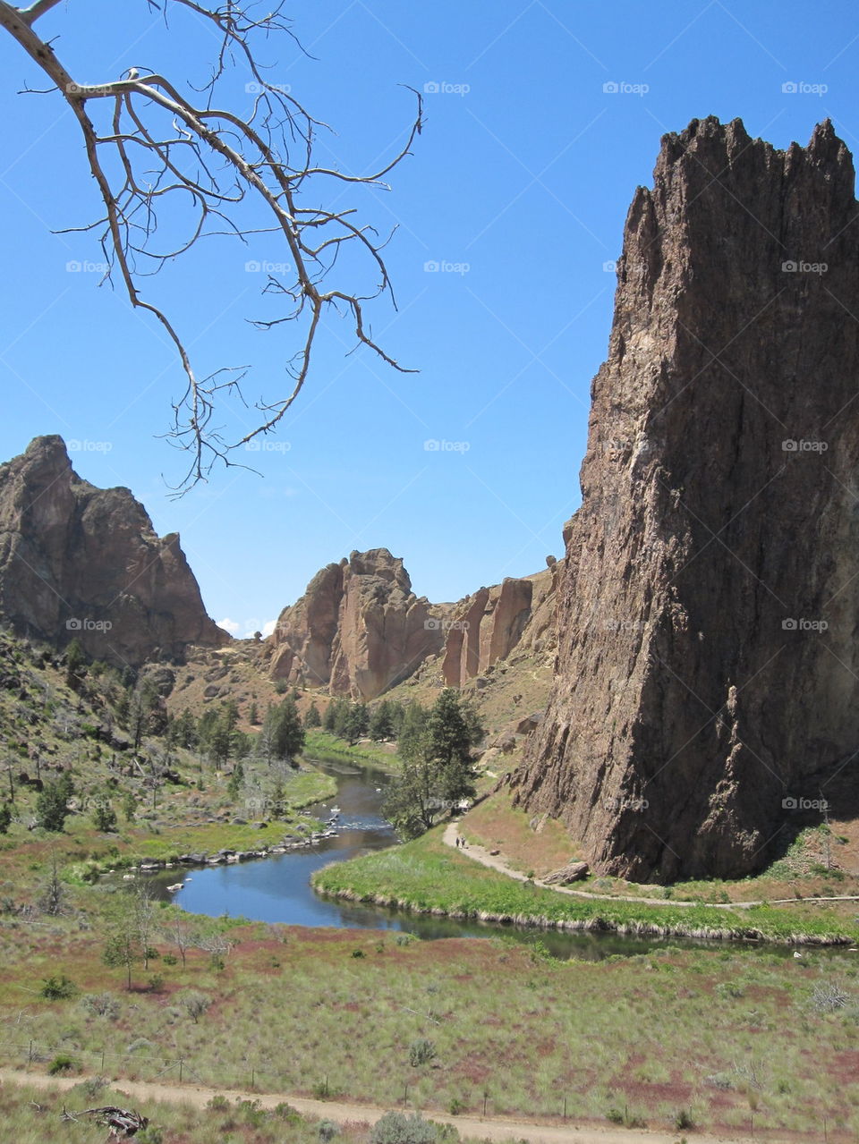 View of smith rock state park