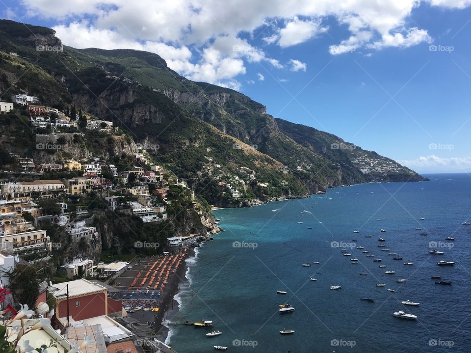 Gorgeous turquoise water off the cliffs of the Amalfi Coast, Italy.