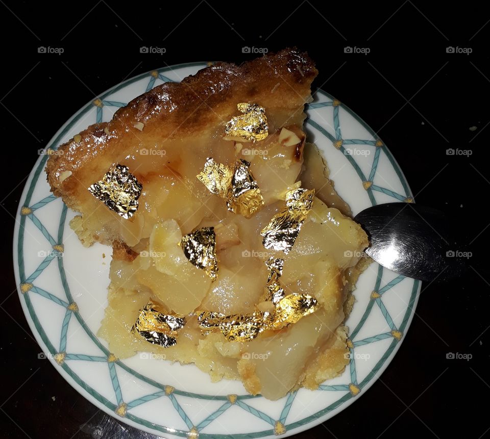 Délicieuse tarte au poire et feuille d'Or