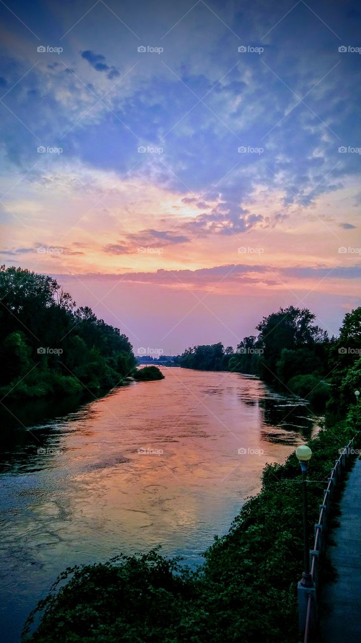 sunsetting on the Willamette