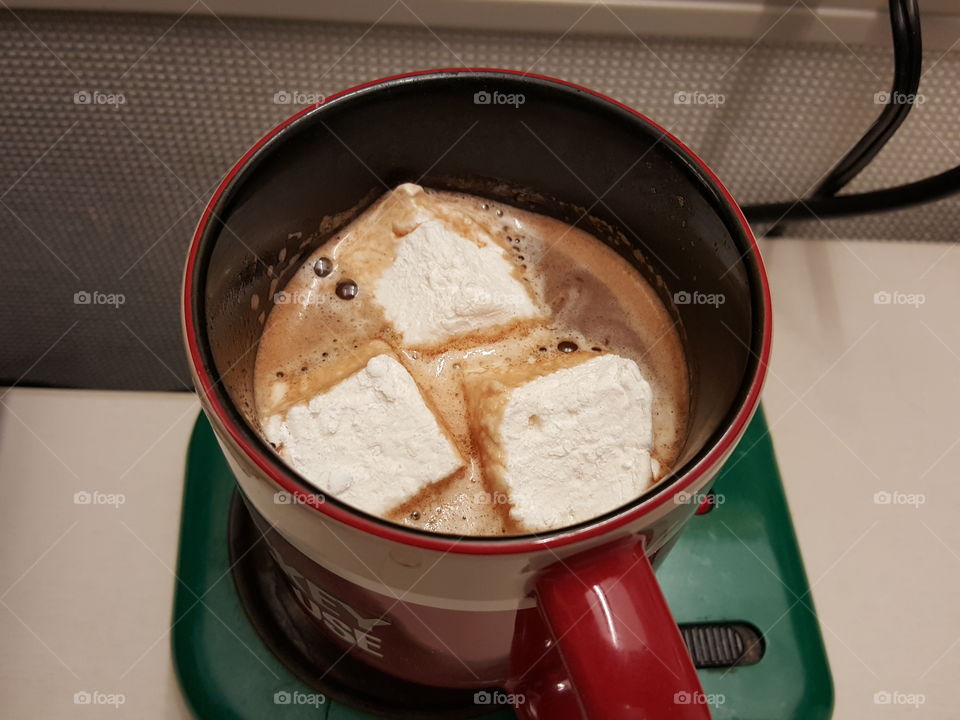 Hot chocolate and marshmallows