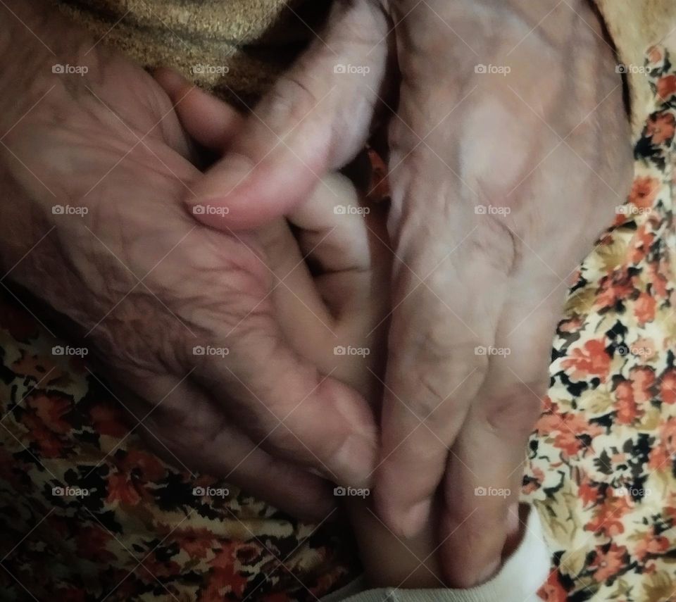 The fragrance of YOUR BREATH gives new life to my soul and body and 
 YOUR LOVING HANDS erase all my fatigue.
💕🥰