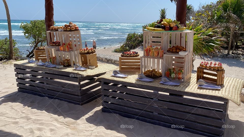 Buffet by the beach! 