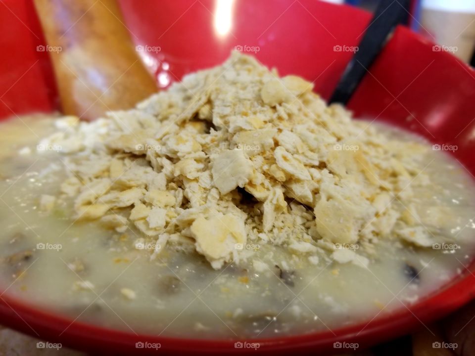 chicken and wild rice soup with crackers
