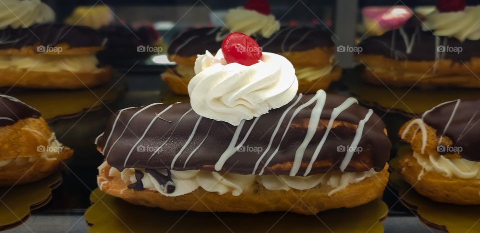 Cream Eclair