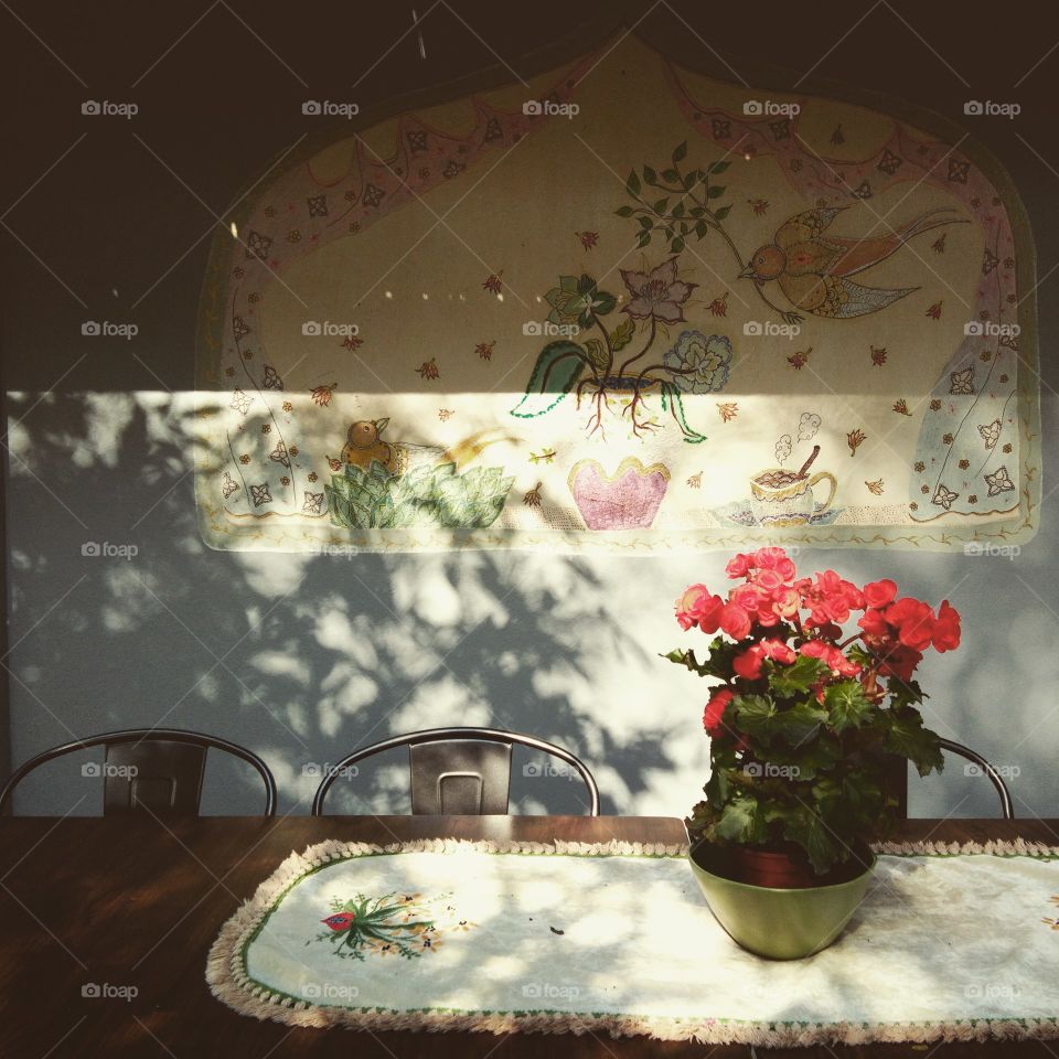No Person, House, Tree, Flower, Table