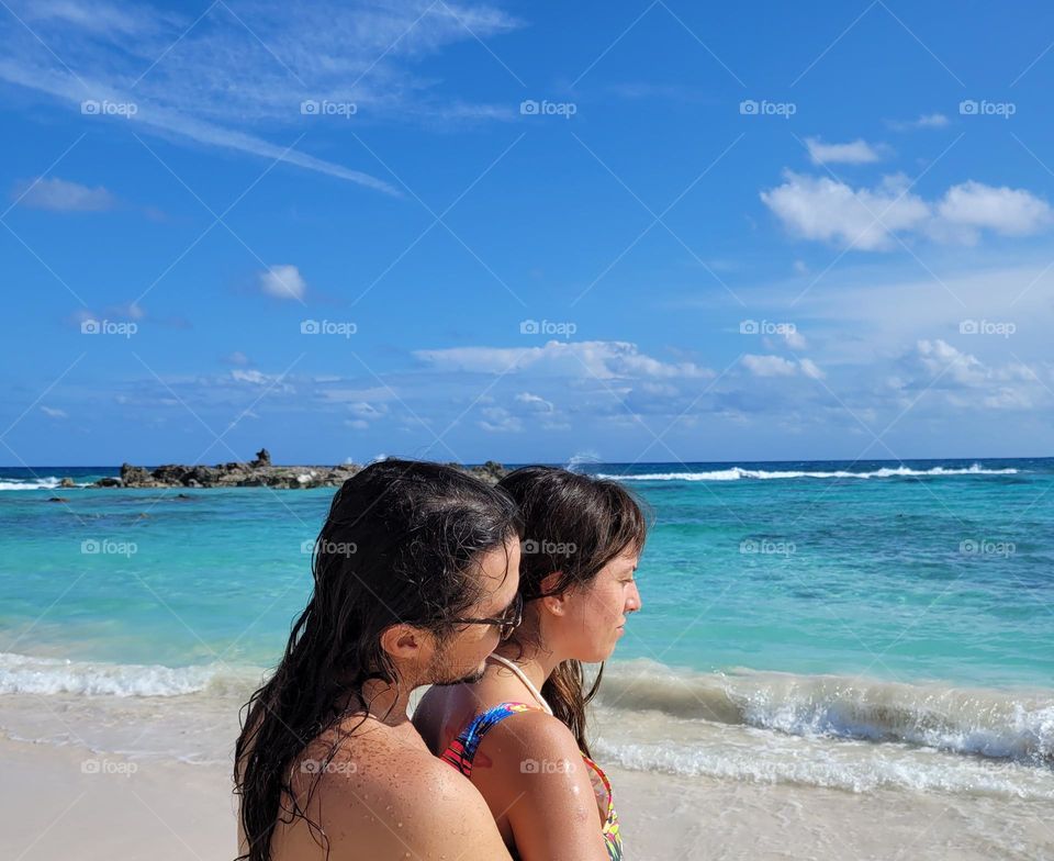 beso en la playa