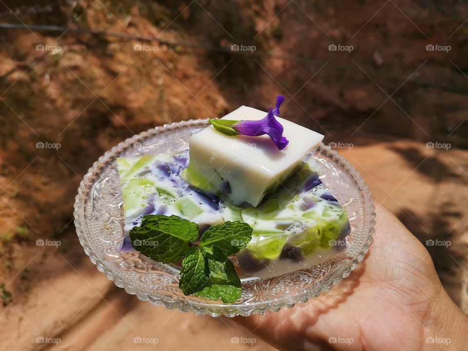 Broken glass  Jelly pudding