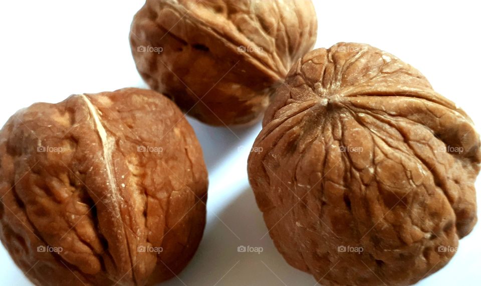 3 walnuts