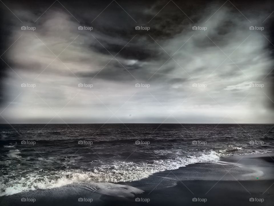 Unexplainable beauty of black-white photos 📷