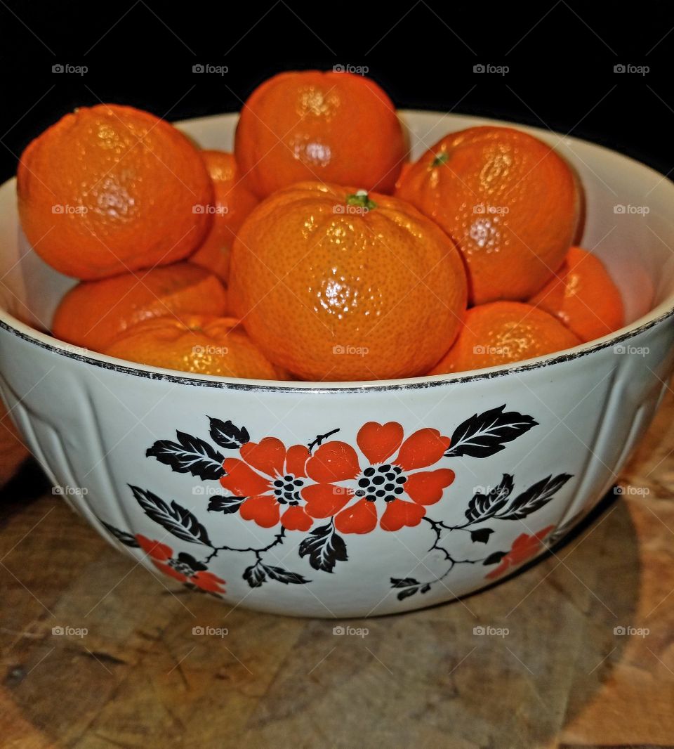 #clash of colour - painted bowl of tangerines