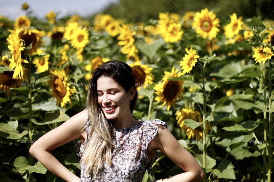 girl with sunflowers