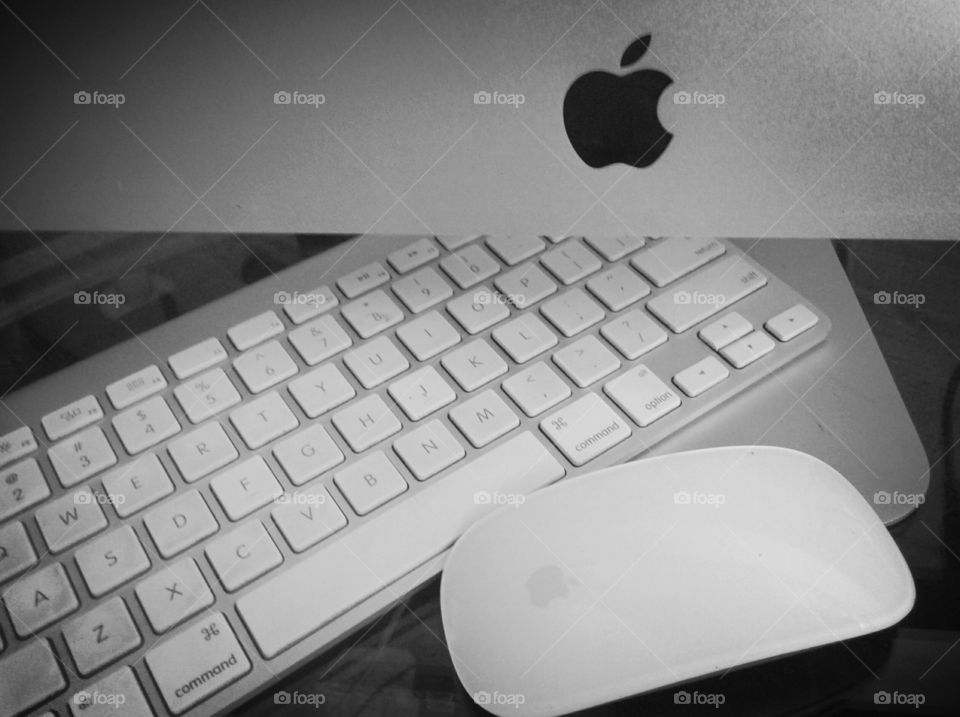 mac, keyboard and mouse