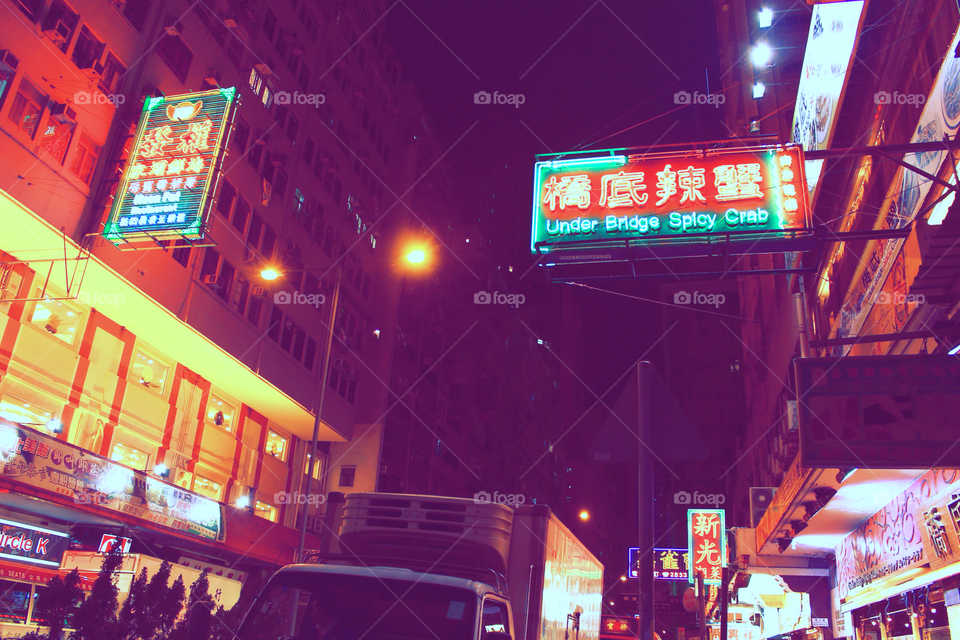 this is hongkong town.To use a situation is night,trip,dinner,chinese cuisine,neon,
