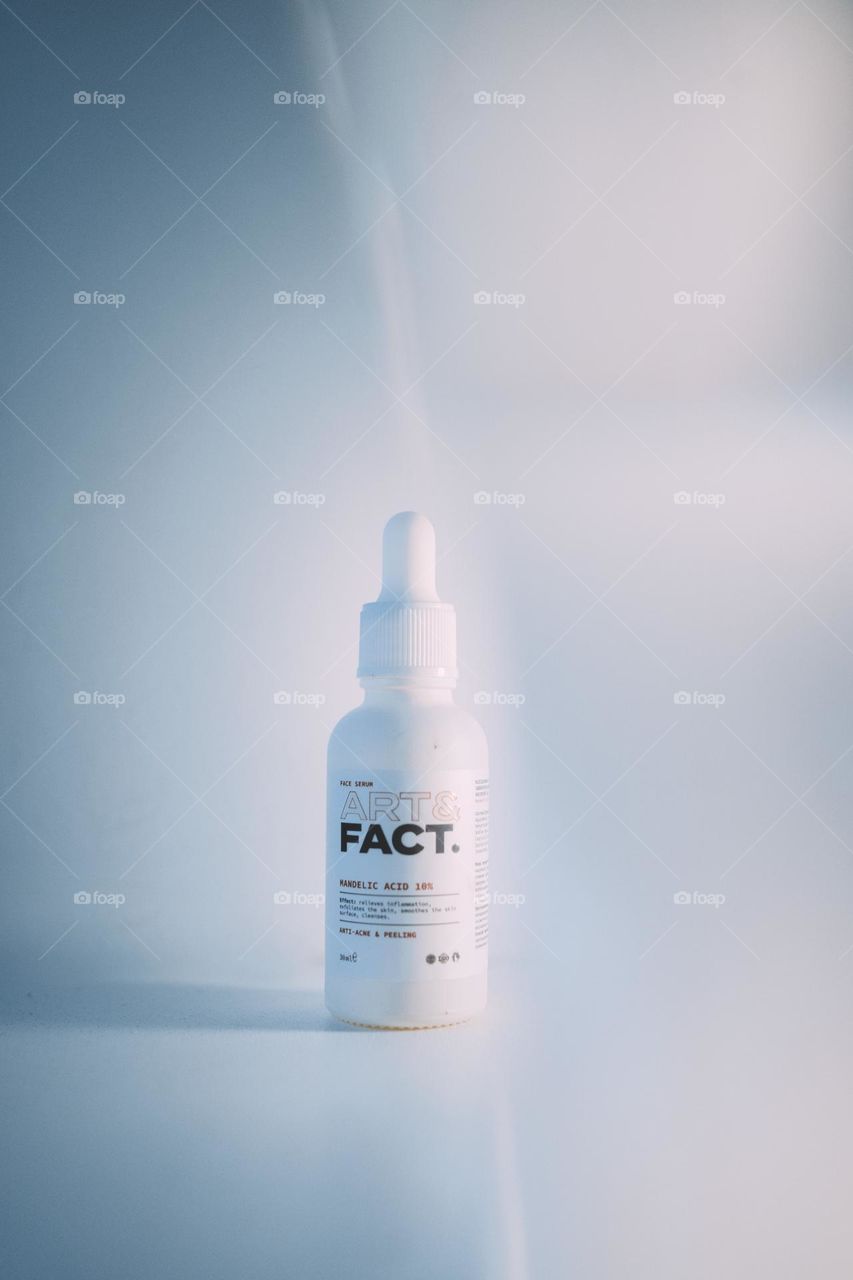 beauty product close shot / face care / beauty care