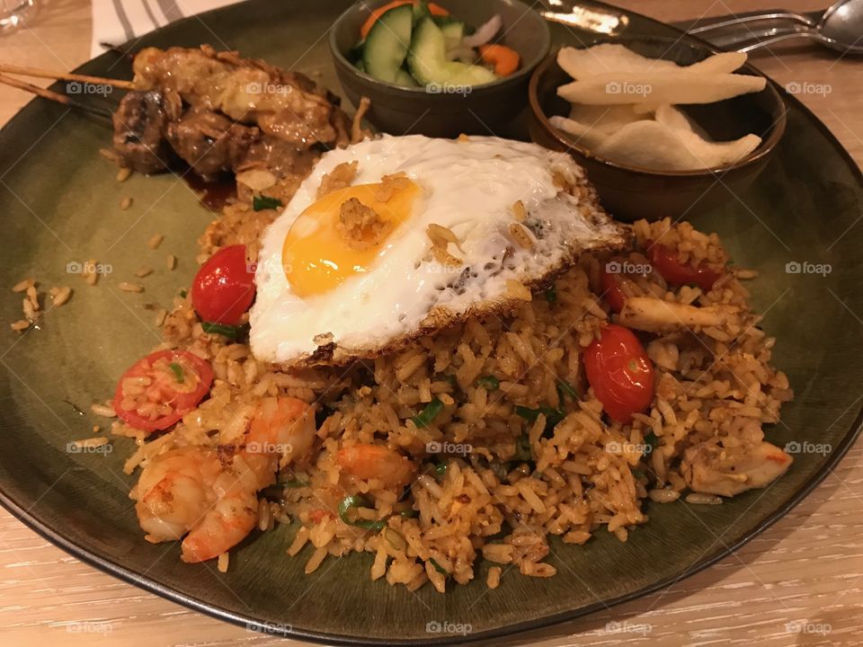 Nasi Goreng-Indonesien mix of rice, chicken, prawns and vegetables