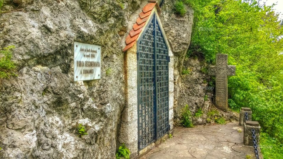 mausoleum, heart, queen, maria,