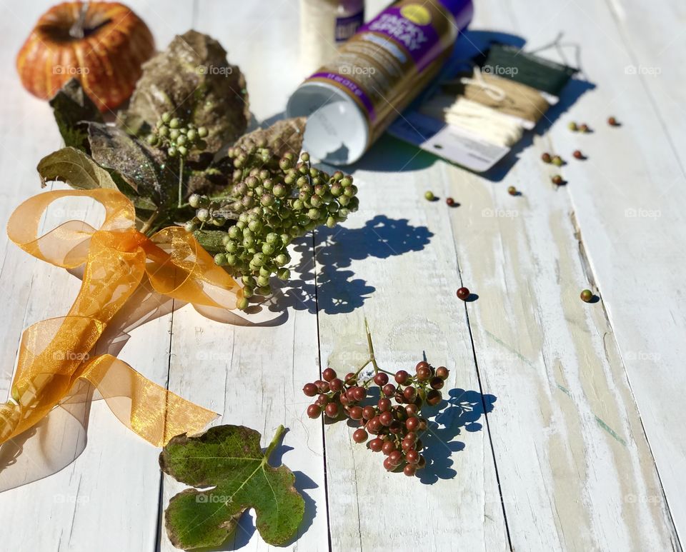 Making A Festive Table Piece With Fig Leaves