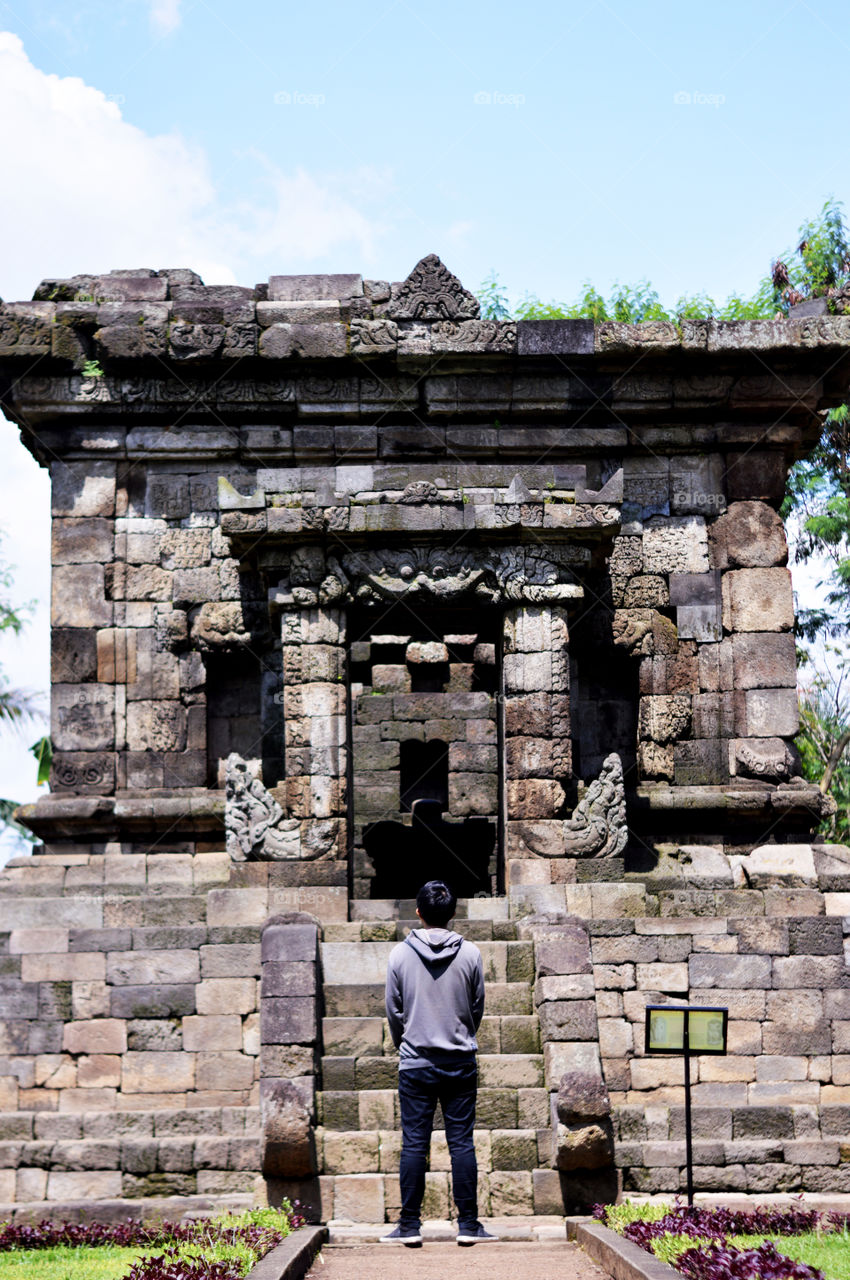 badut temple in malang
