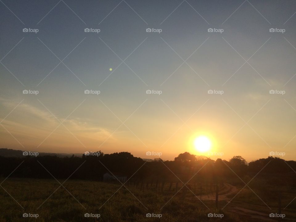 ☀️#Sol muito bonito de #natureza e #beleza indescritíveis.
Obrigado, #MãeTerra. 
🌱
#inspiração #amanhecer #morning #fotografia #paisagem #sun #céu #landscapes