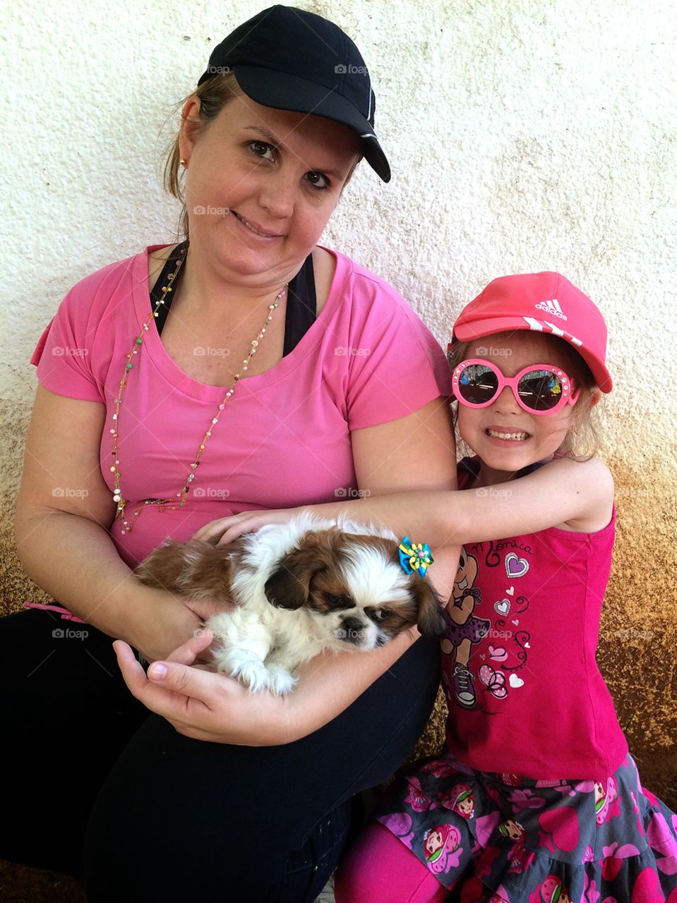 🇧🇷Uma foto amorosa para Fevereiro, o mês do amor! Mamãe, Filhinha e a cachorrinha! / 🇺🇸A loving photo for February, the month of love! Mother, little daughter and the little dog!