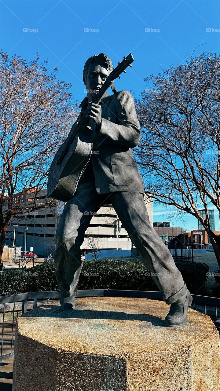 Elvis statue Memphis 