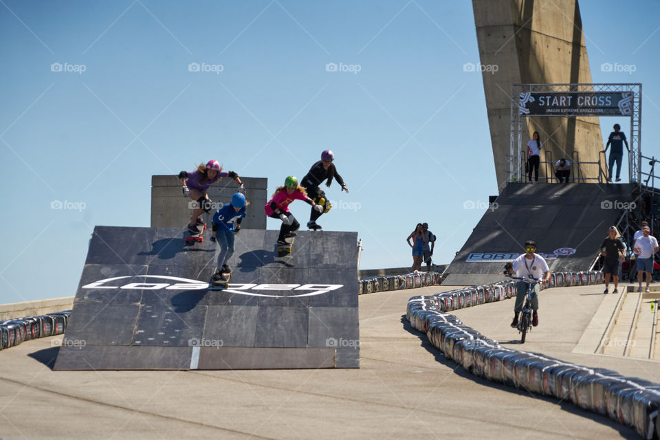 Skateboard race