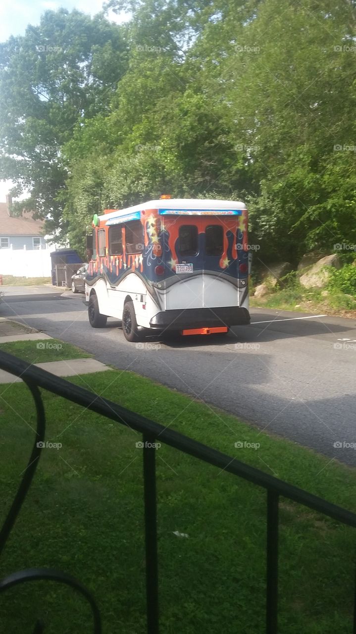 You scream, I scream...
We ALL SCREAMED WHEN WE SEEN THIS Ice Cream Truck!
