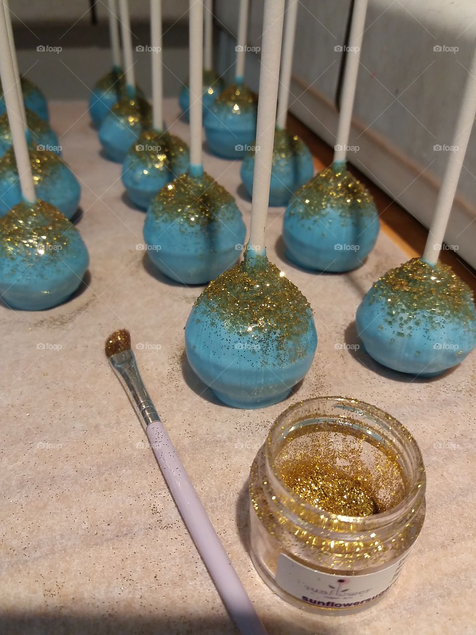 Glitter cake pops fit for a princess!