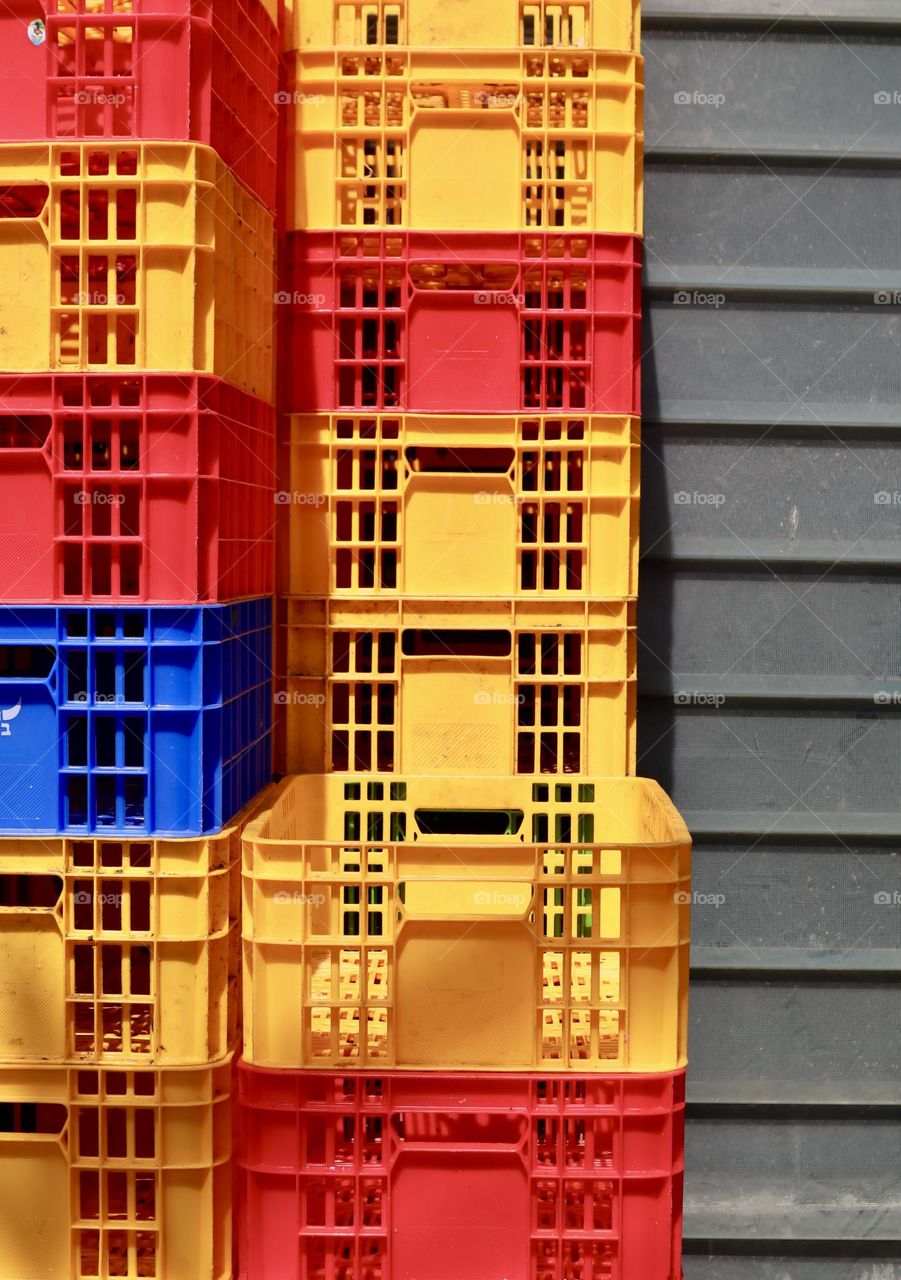 Emptying colourful boxes 