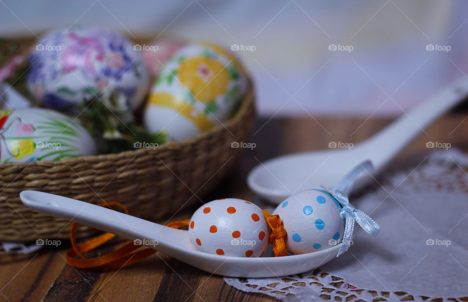 eastereggs basket polkadots