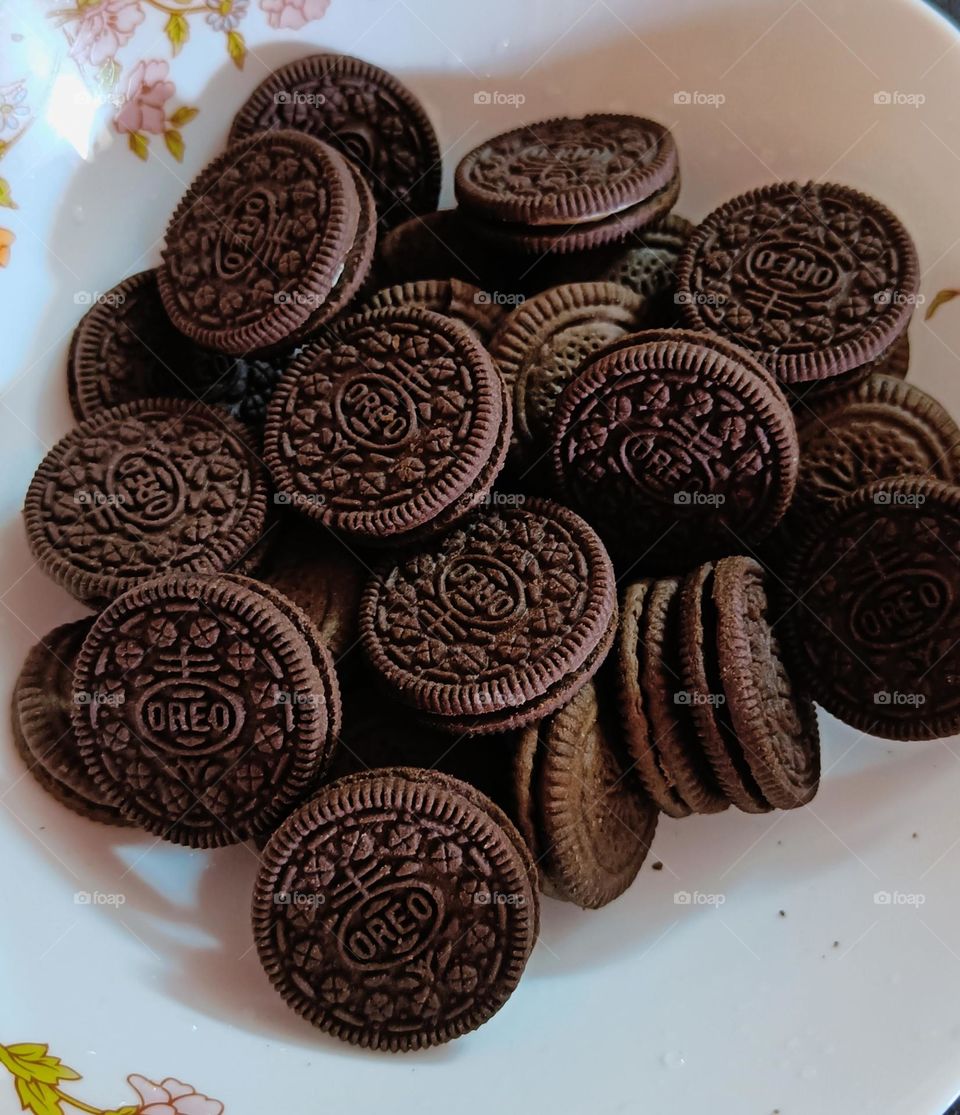 A cup of tea and a biscuit is a perfect match !