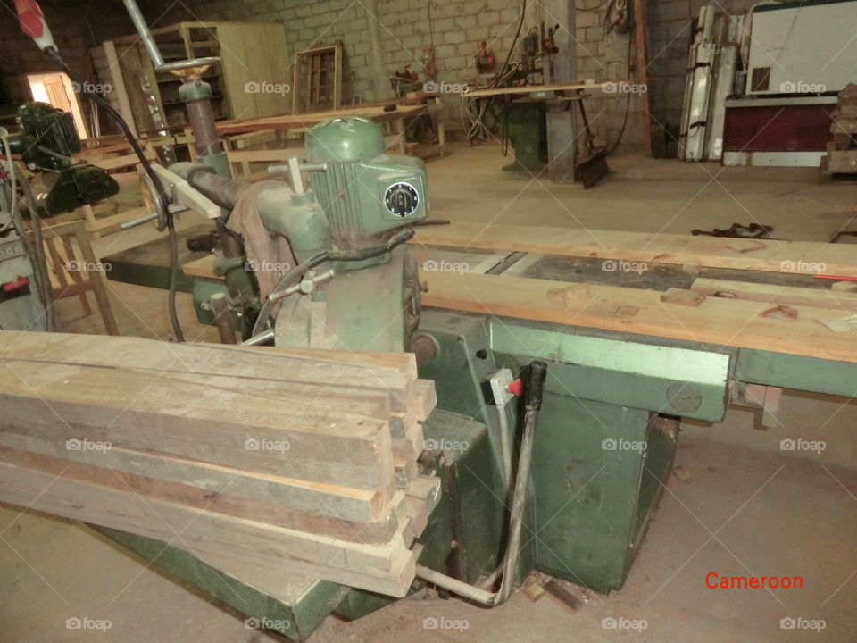 Bench planer