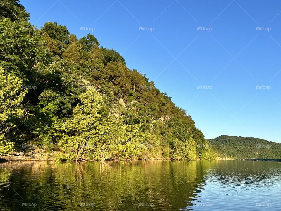 Beautiful day out on Lake Cumberland in Kentucky 