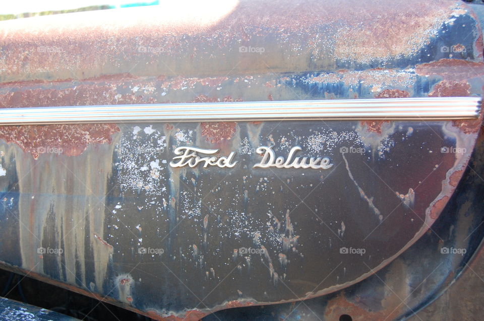 Ford Deluxe