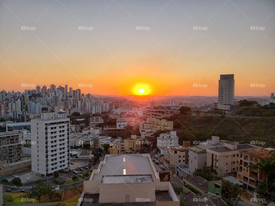Por do Sol em Belo Horizonte. Vista do por do sol na tradicional tarde mineira.