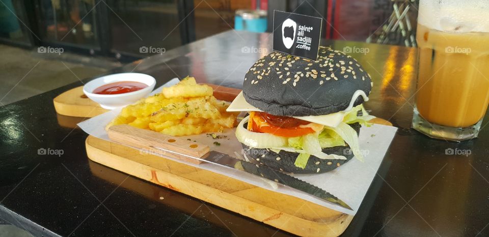 Black Burger with fries