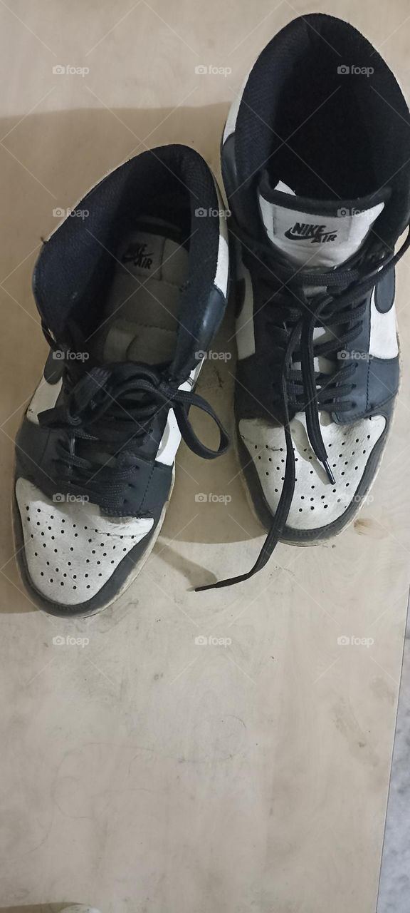 never feel bad I am with you NIKE AIR conditioning your feet.