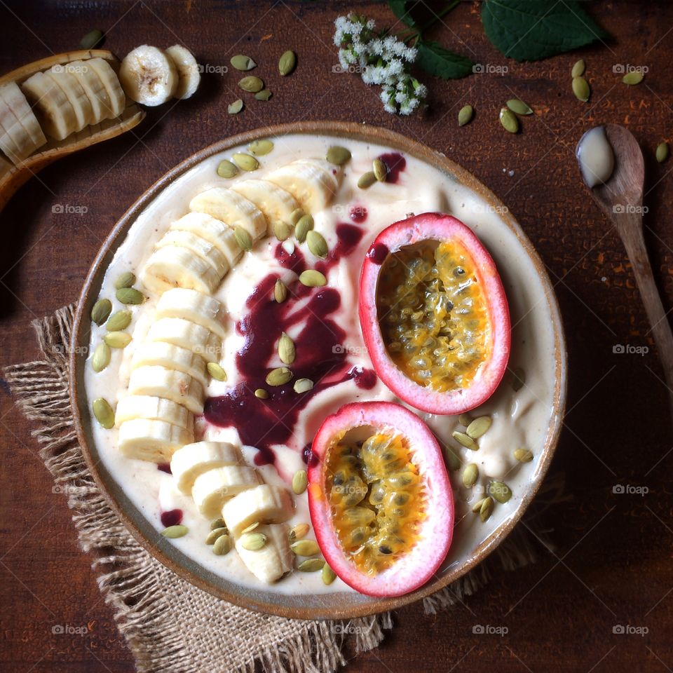 Passionfruit Smoothie Bowl
